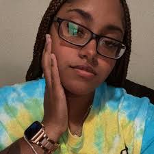 Desiree Wiggins's Instagram, Twitter & Facebook