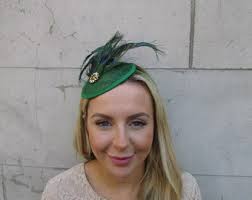 Emerald Green Gold Peacock Feather Fascinator Sinamay Pillbox Hat  Fascinator Headpiece Races Wedding U1z20uu