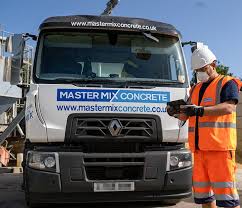 Quikrete cement does not dry. A Guide To Pouring Concrete In The Rain Updated 2021 Master Mix