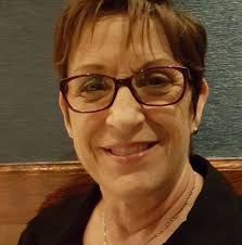 I wish Maura West would cut her hair. She looks younger with short hair &  she's much sexier with short hsir.