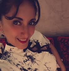 A lo mejor primero tienes que estar sano, para tener una relación sana, ya  sabes, tratarte bonito, tenerte paciencia, volver a ser tú poquito a  poquito, hacer las paces con el pasado,