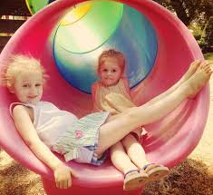 În mod tradițional, băieții sunt preferate pentru ocupații mai extreme și militante, pline de risc și toate acestea se reflectă în jocuri pentru copii pentru băieți. 5 Jocuri De Socializare EsenÅ£iale Pentru Copii De 4 6 Ani