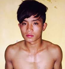 Mâu thuẫn, thanh niên 20 tuổi đâm xuyên tim đồng niên