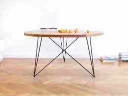 table a manger ronde en chene massif et structure en acier de differentes tailles table ronde bois table a manger ronde table ronde cuisine