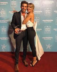La conductora y el actor fueron vistos caminando juntos hace algunas semanas y ahora se mostraron otra vez, avivando los rumores. Laurita Fernandez Y Nicolas Cabre En Crisis Mendovoz