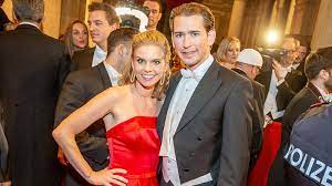 In politischen belangen hat es sebastian kurz geschafft: Sebastian Kurz Versteigert Sich Und Seine Freundin Leadersnet