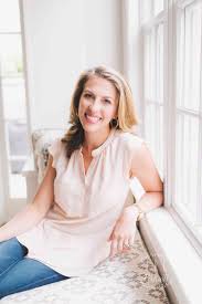 You also have the option of hiring one of our professional makeup artists and/or hair stylists. Light And Airy Casual Headshot Session Lrgportraits Headshot Poses Headshots Women Headshot Photography