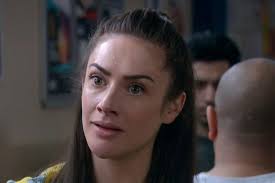 Pregnant Emmerdale actress sparks concern after update as co-stars rush to  support