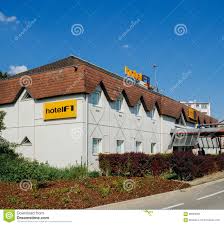 Qui n'a jamais rêvé de sillonner les routes de france et de s'aventurer hors des sentiers battus? Hotelgebaude Der Niedrigen Kosten Der Hotel Formel 1 In Paris Redaktionelles Stockfoto Bild Von Billig Feiertag 98383208