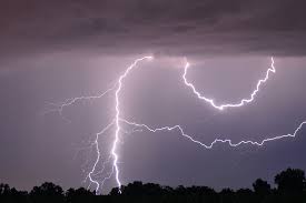 Nach den anhaltenden regenfällen haben die bezirkshauptmannschaften lungau und pongau für mehrere gemeinden am sonntagnachmittag eine. Gewitter Uber Osterreich Ubimet