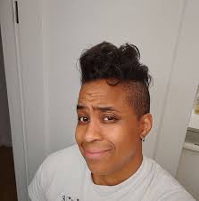 Can you name or would like to know any plants here? They are emersed but  all are aquatic. It takes special care to grow green plants this way. Some  red are much