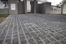 Beragam jenis batu alam yg kami jual seperti menjual berbagai jenis batu alam dan koral sikat dengan harga murah dan terjangkau dan juga batu lain nya seperti andesit, paras jogja, candi, palimanan. Jual Batu Alam Untuk Carport