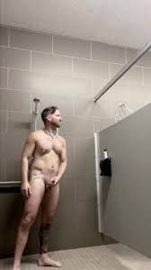 Public exhib: Public Shower - video 2 - ThisVid.com