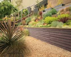 Construire Un Mur De Soutenement 84 Idees Jardin Pratiques Amenagement Jardin Amenagement Jardin En Pente Idees Jardin