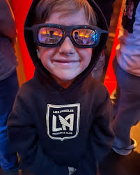 Lee Miles Buchanan (@leemilesmusic) • Instagram photos and videos