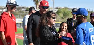 Hayden qualifies, pulls away in tourney finale