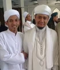 Lukisan syekh nawawi al bantani oleh kang alam (wikipedia). Syeikh Rohimuddin An Nawawi Al Bantani Chef Jackets Fashion Jackets