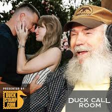 Uncle Si Thinks Wedding Betting Is Nuts—Even for Taylor & Travis