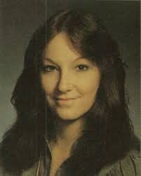 Lauri Lopez's Instagram, Twitter & Facebook