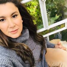 Julia Amore (@amorejulia) • Threads, Say more