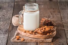 Il latte di riso può essere un ottimo sostituto per il latte di mucca, specialmente per le persone con intolleranze, allergie o vegani. No Latte Vaccino Ecco Le Alternative Sicure