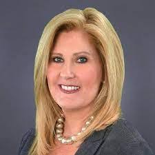 Robin Hogue's Instagram, Twitter & Facebook