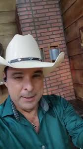 Kleber Oliveira: O Apresentador Versátil da TV Aparecida