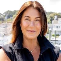 Kristen Dewey's Instagram, Twitter & Facebook