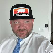 I want to thank the fans, venues, promoters, radio stations, my beautiful  family, my friends, and my team for a great 2022! We have had a wonderful  time playing music for you