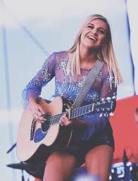 Pin By Jasmine Mitchum On Kyelsyea Vallyerini Csuntrch Kelsea Ballerini Favorite Celebrities Country Singers