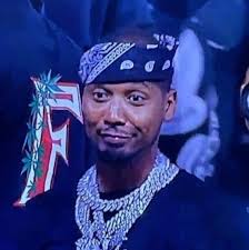 When Jada Kiss Said "I Know N*ggas That Went To Jail Jus To Get Their Teeth  Fixed" 🦷And Pointed 👉🏾 At Juelz Santana 👀😱 They Should Of Stopped The  Whole Verzus‼️Thats It!