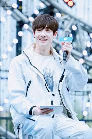 Pin By Bonnie On Stray Kids Boy Groups Kids Vocalist