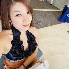 Jennifer Delahoussaye's Instagram, Twitter & Facebook