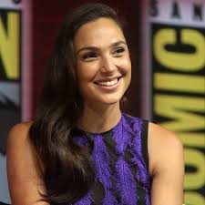 Born 30 april 1985) is an israeli actress, producer, and model. File Gal Gadot At The 2018 Comic Con International 9 Cropped Jpg Wikimedia Commons