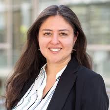 In this picture my mom is younger than I am today... and I can't keep a  plant alive. Seriously, what a beautiful badass my mom was/is 💖 (and my  dad too, but