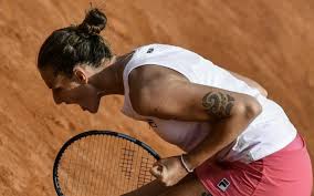 W notowaniu z 31 maja niezmiennie prowadzi australijka ashleigh barty, a kolejne pozycje zajmują japonka naomi osaka i rumunka simona halep. Wta Turnier In Rom Final Hattrick Fur Pliskova Nun Gegen Swiatek