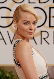 Margot robbie showed off her new long bangs and darker hair color for the first time at the 2021 oscars. Margot Robbie Hair How To Rescu