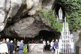 Virgen de lourdes miles de fieles concurrieron a la festividad de la virgen de lourdes en santiago. Celebramos A La Virgen De Lourdes Peru Catolico Lider En Noticias