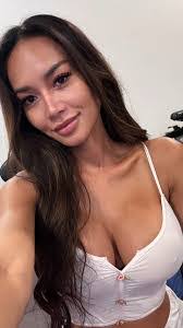 Krystal Lo's Instagram, Twitter & Facebook