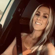 Krystal Derlunas's Instagram, Twitter & Facebook