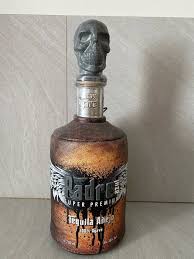 Padre azul is a new brand of tequila with an odd heritage. Padre Azul Tequila Anejo 700 Ml Catawiki