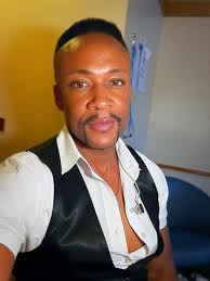 Between show chill flow at the pad...🎤😎🌌