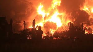 Indramayu regency, indonesia — a massive explosion and raging fire engulfed a balongan oil refinery in the indramayu region of indonesia sunday, local media and witnesses reported. Fenresuf9kj Bm