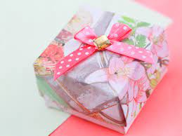 The box i wanted to make was the type where the lid could be completly removed, similar to those used for board games. How To Make A Gift Box Out Of A Greeting Card With Pictures