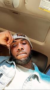 Bio: If you're looking at this, nice to meet you! I'm Levi, I'm 27 years  old. I love meeting new people and meaningful conversation. I'm currently  working towards getting my degree in