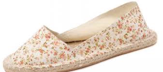 Trouvez les réductions la halle à paris et touts les codes promo et soldes de vêtements et chaussures. Do It In Paris Guide Et Bonnes Adresses Pour Les Parisiennes A Paris La Halle Aux Chaussures Chaussure Espadrille Espadrilles