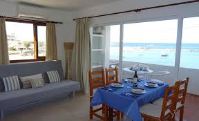 Qui troverete appartamenti, case e ville in affitto per le vostre vacanze a formentera, voli, foto e molto altro. I Vantaggi Degli Appartamenti A Es Pujols Affitta Una Casa A Formentera