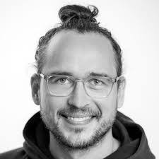 Stefanie Bitzer's Instagram, Twitter & Facebook