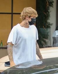On closer inspection it is clearly just a magic marker scribble on her wrist. Fans Think Justin Bieber Just Got A Secret Tattoo For Selena Gomez