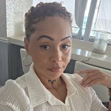 Do ferries run later for Carnival in St. Thomas?